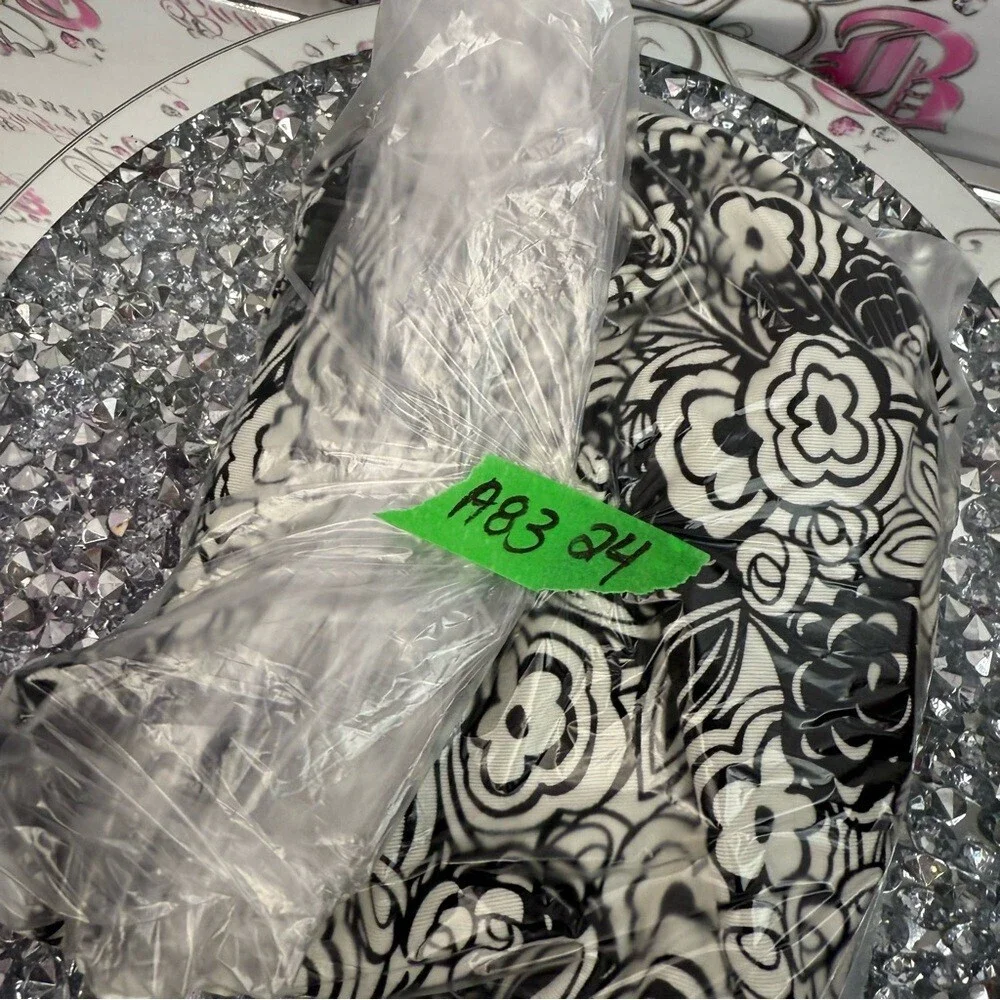 GAP Kids Black and White Floral flowers lightweight Jacket